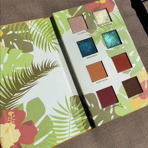 Alamar Reina Del Caribe eyeshadow palette
